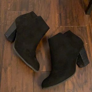 Old Navy black booties Size 10